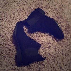 Black ankle boots 👍🏽